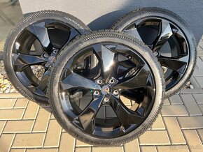 Cupra Leon zimne komplety