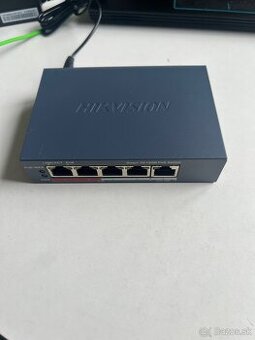 POE Switch HikVision DS-3E1105P-EI (5-port), 60W