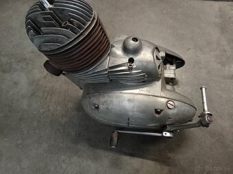 Motor jawa 250 prva kývačka a teleskop jawa perák 250-530