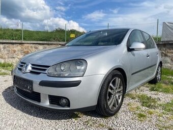 VOLKSWAGEN GOLF 5