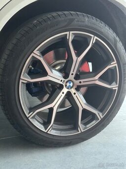 BMW X5 G05, X6 G06 disky + letné pneu Pirelli