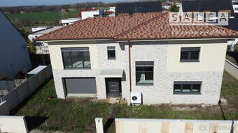 Exkluzívny poschodový dom v lukratívnej lokalite v Čunove, 2