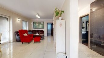 Dva domy za cenu jedného na pozemku s výmerou 1025m2 - 1