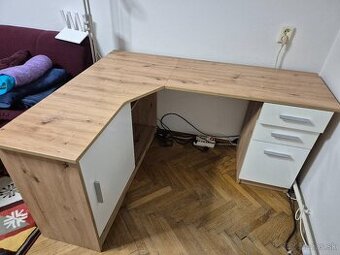 Rohový kancelársky stôl