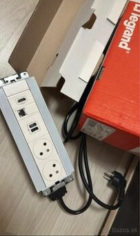 legrand multilink stolova zásuvka