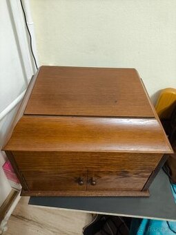 Gramofón burns old Caroline