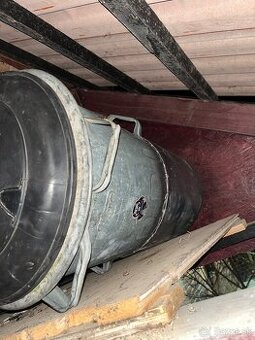 Plechová smetná nádoba