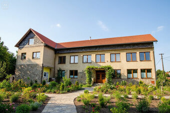 NA PREDAJ priemyselno-kancelárska budova