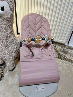 Detské babybjorn lehátko a hračka