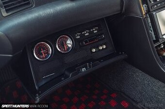 HKS R32 GTR Glovebox insert