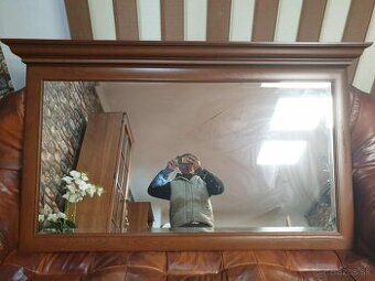 Predám veľké nástenné zrkadlo s dreveným rámom