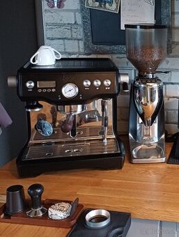 Sage Dual Boiler (BES920) + profi mlynček Quamar M80