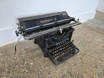 starožitný písací stroj REMINGTON