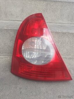 Zadne soferove vetlo na renaul clio dvojkove rok vyroby 2003