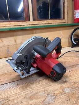 Okružná  píla Einhell tc-cs 1410.