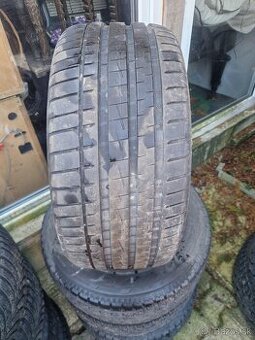 Predám letné pneu Vredestein 245/40r18