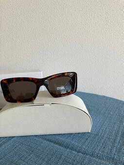 nové slnečné okuliare značky Prada