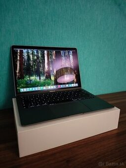 MacBook Air 2020 | i7 • 8GB • 256GB SSD