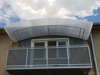 Nerezová strieška nad balkón 4.5m x 1.5m
