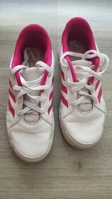 Dievčenské tenisky Adidas v.32