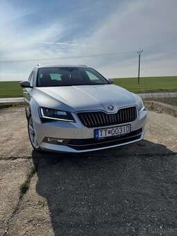 Škoda Superb Combi strieborná metalíza