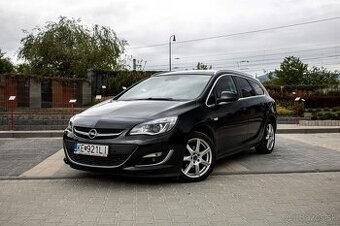 Opel Astra Sport Tourer ST 1.4 Turbo 140k Cosmo