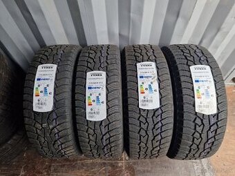 215/60 R17c Nokian Hakkapeliitta CR4