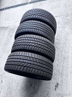245/40 R19 Continental Zimne