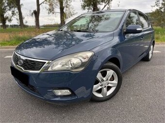 Kia Ceed 1.4 16V Exclusive Nová STK