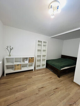 Na prenájom 1-izbový byt v lokalite Martin - Ľadoveň - 1