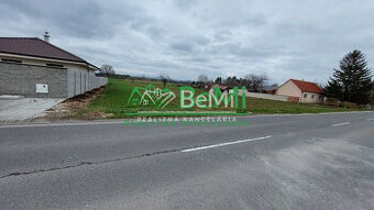 Exkluzívne - predaj veľký stavebný pozemok v obci Rakovice