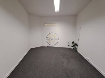 Prenajmeme kanceláriu o výmere 23,61 m2, Levická ul.,Vráble