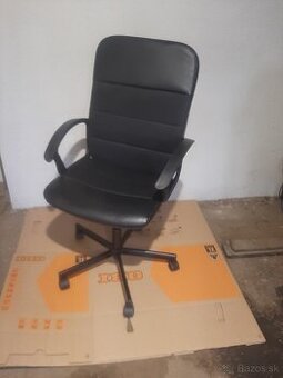 Kancelárska stolička
