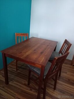 Stôl a 3 stoličky