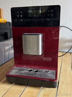 Predam kavovar Miele ( na opravu