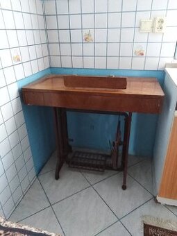 Šijacie stroje 2 kusy