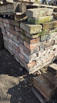 Predám očistené staré pálené tehly na palete