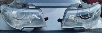 Predám na Škoda Superb 2 predné kompletné svetla 