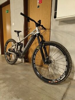 MONDRAKER Crafty R 2024, 750wh (velk L/XL)