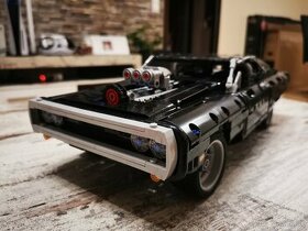 Lego Technic Dom's Dodge Charger (42111) - 1