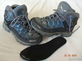 detske turistické topánky salewa JR junior 33, vložka 21,5cm