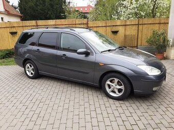 Ford Focus, 1,8 TDdi, 66 kw, kombi, sivá metalíza