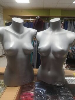Plastové busty