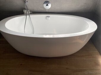 Predam luxusnu vanu Aquatec