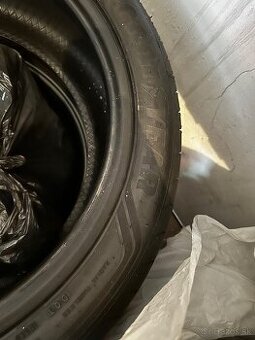 245/45 R18
