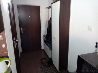Garsonka pri Stopshope v LM