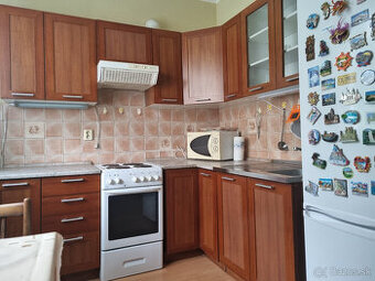2 IZBOVÝ TEHLOVÝ BYT s BALKÓNOM 58 m2 HOLÍČ- SKALICA