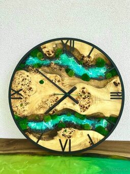 Machove hodiny 60cm , Drevene hodiny s machom a epoxidom 60