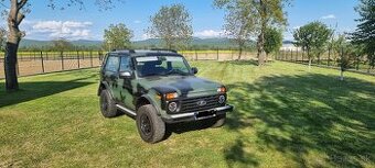 Lada Niva Bronto