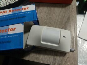 Pohybovy senzof PIR 100